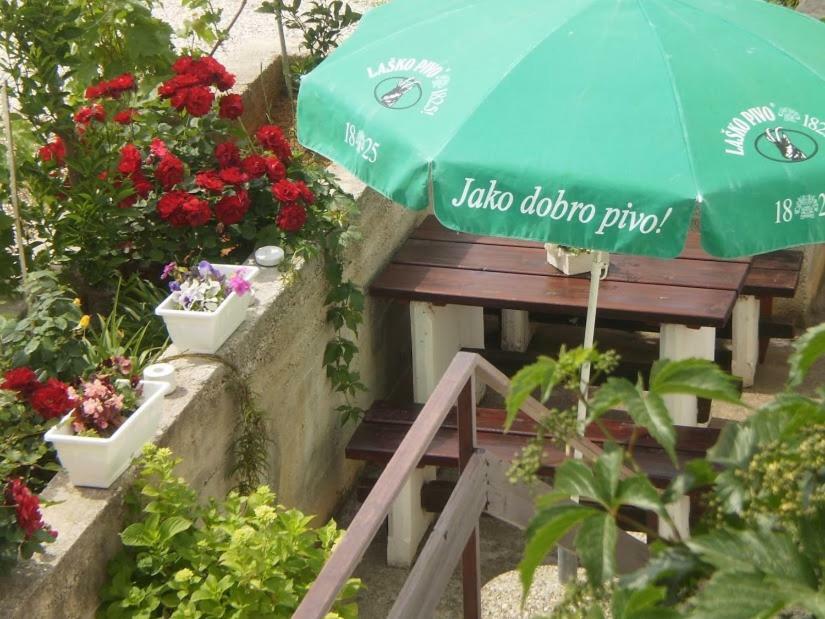 Apartmani Vesna Supetar Exterior foto