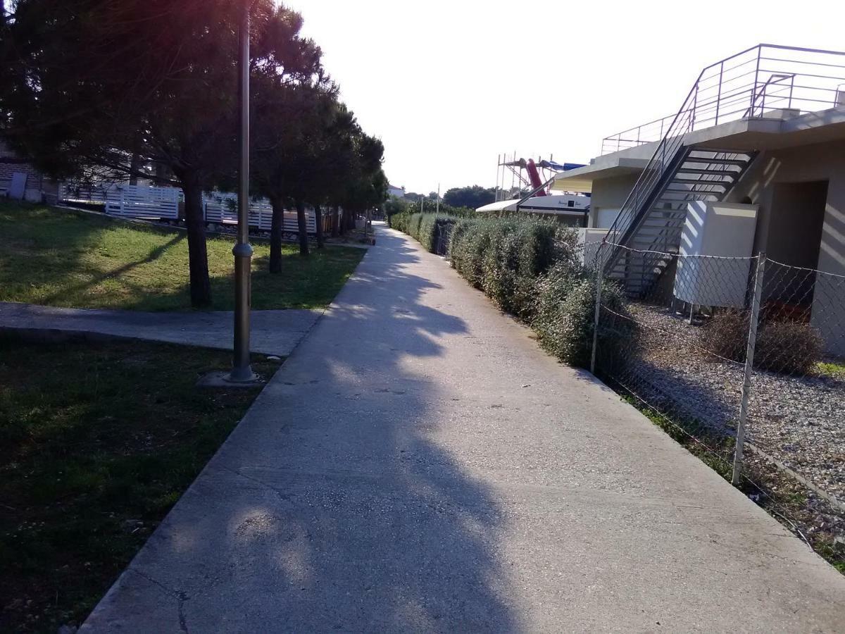 Apartmani Vesna Supetar Exterior foto
